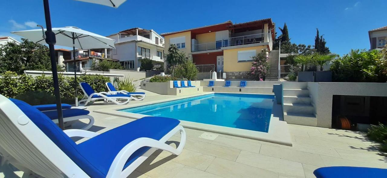 PUY Apartment With Heated Pool, Villa Regina מראה חיצוני תמונה