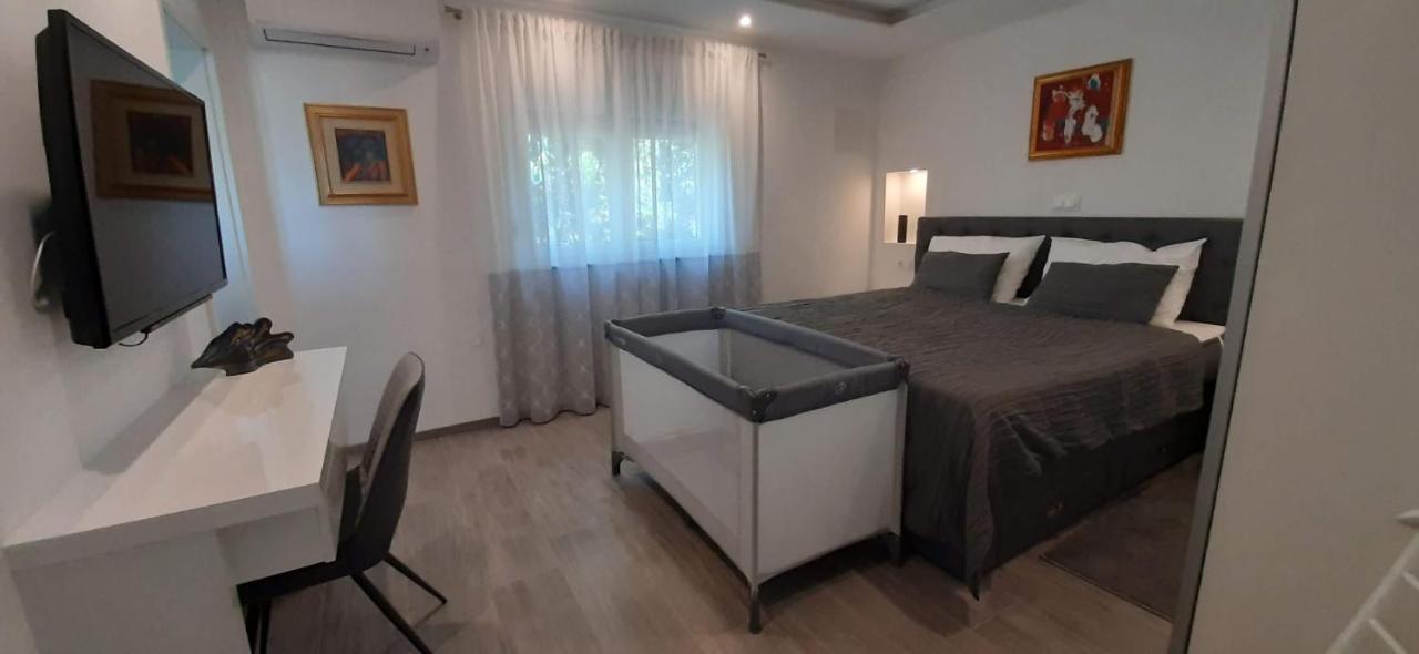 PUY Apartment With Heated Pool, Villa Regina מראה חיצוני תמונה