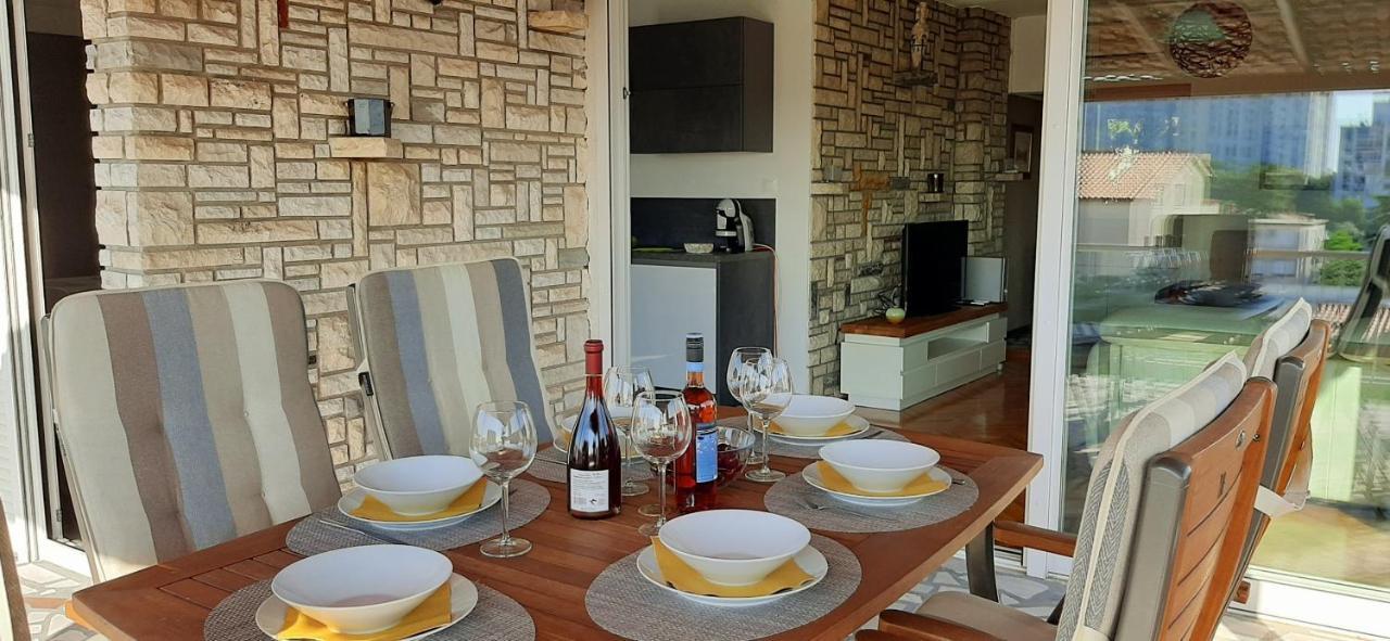 PUY Apartment With Heated Pool, Villa Regina מראה חיצוני תמונה