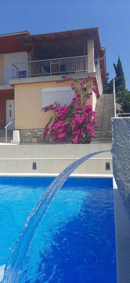 PUY Apartment With Heated Pool, Villa Regina מראה חיצוני תמונה